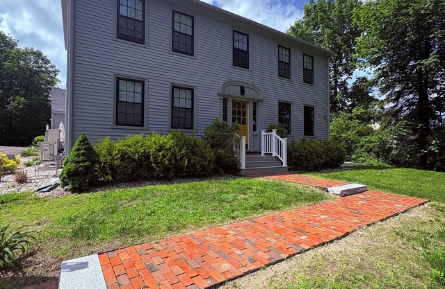 Quintessential Maine- n3 Bedrooms, all En Suite- Yellow Door Guesthouse
