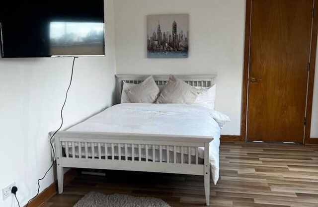 Quirky studio flat selfcontained