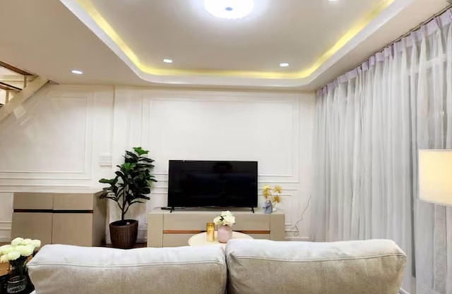 R1 House,bts,Mega Bangna,night market,Suvarnabhumi