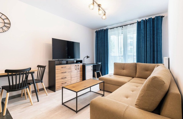 Raciborska 2-Bedroom Apartment