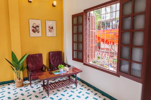 Rail & Rest Homestay - Railway View