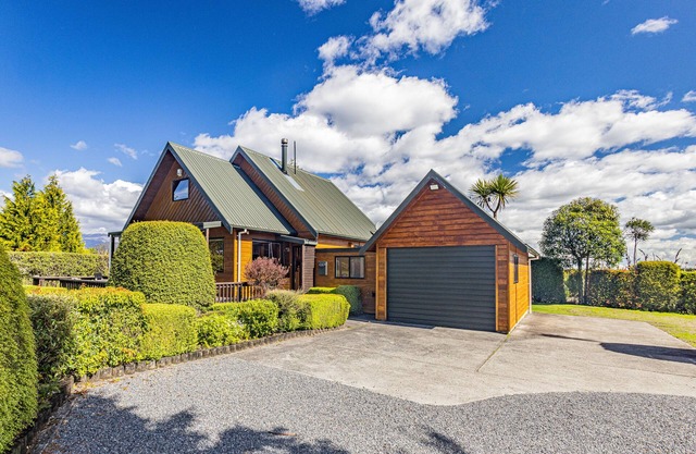 Rakau – National Park Holiday Home