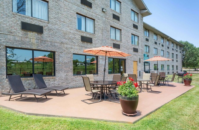 Ramada by Wyndham Catlettsburg/Ashland