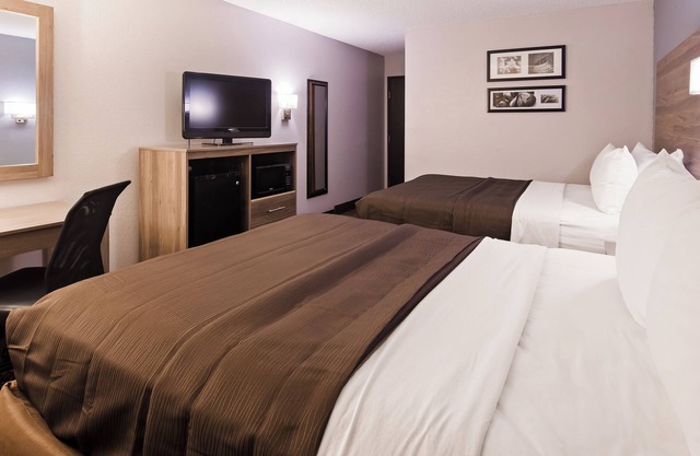 Ramada by Wyndham Cedar Rapids South