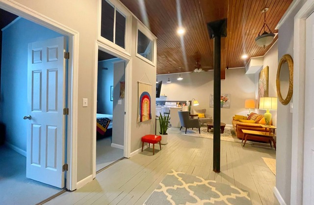 Rambling Rose A Boho 2 BR Apt in the ❤️ of Davis