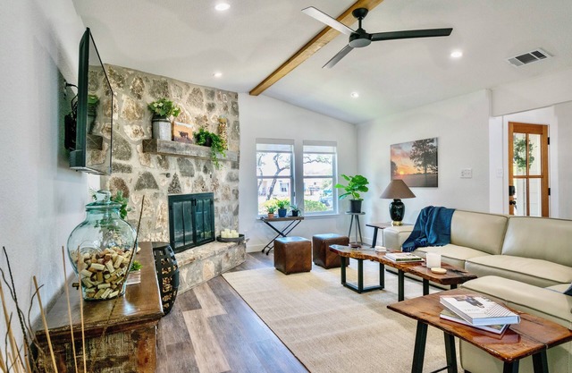 Ranchview Retreat in the heart of Johnson City