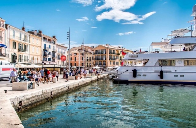 RARE! Exceptional apartment located on the port of Saint-Tropez