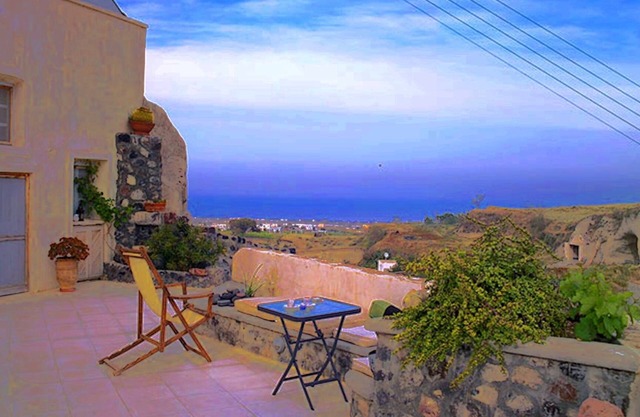 Real Santorini, Cave House – far from the crowds