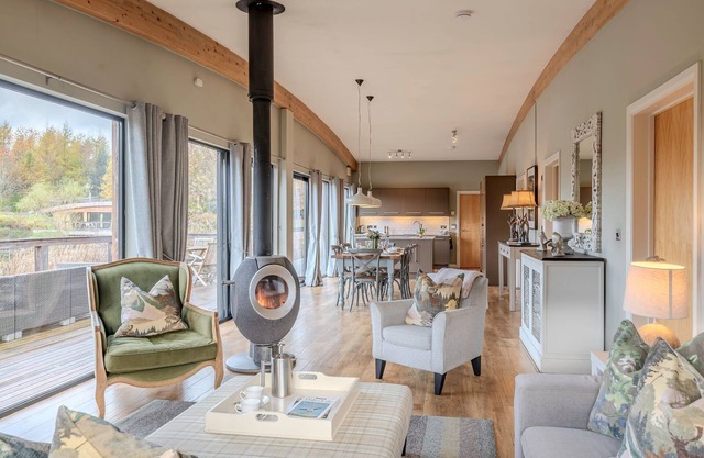 Rebecca - a lodge that sleeps 6 guests in 3 bedrooms