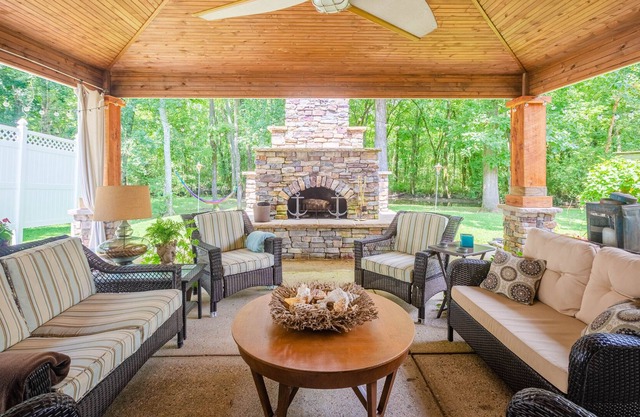 Rebecca’s Nest - A Cozy Creek-side Retreat!
