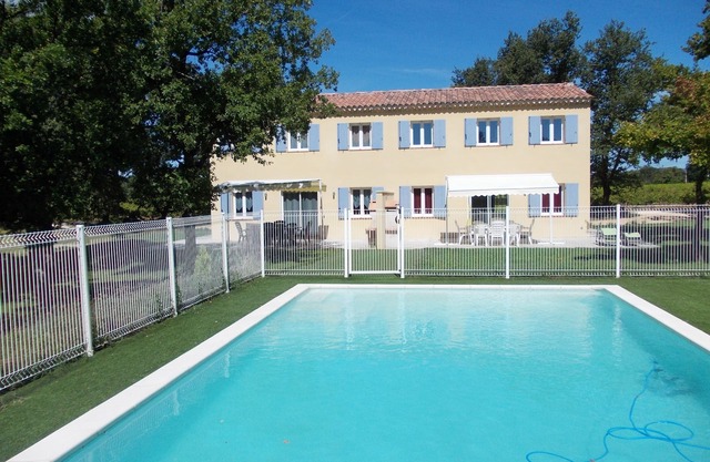 RECENT VILLA IN 4KM OF GRIGNAN IN DROME PROVENCAL SWIMMING POOL AND CLIM. 15 PERS. MAX