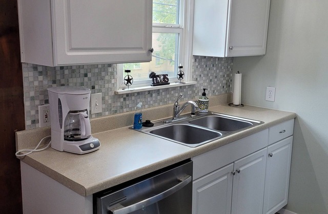 Recently Renovated close to Dickies Arena