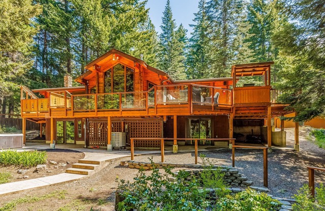 Reconnect on the River | Golf @ Suncadia+Uncover a Little Extra This Stay