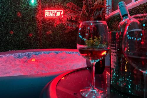 Red Chamber Tucsons Top Romantic Hot Tub Escape
