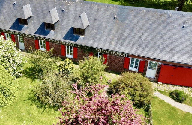 RED COTTAGE 4* & BILIARD 5mn from Sea