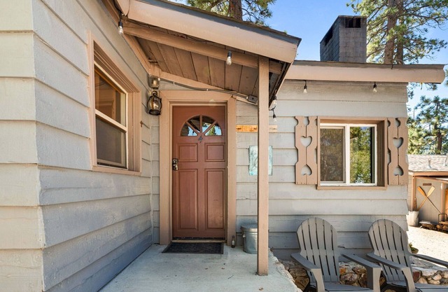 Red Fox Sudio Pet Friendly Convenient Location