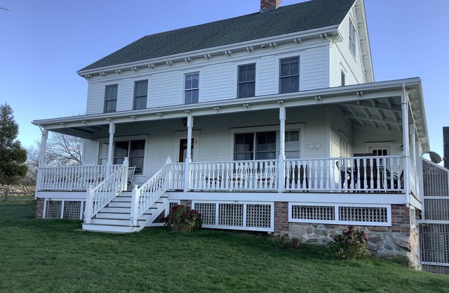 Red Gate Farm: Lovingly Maintained Block Island Farmhouse