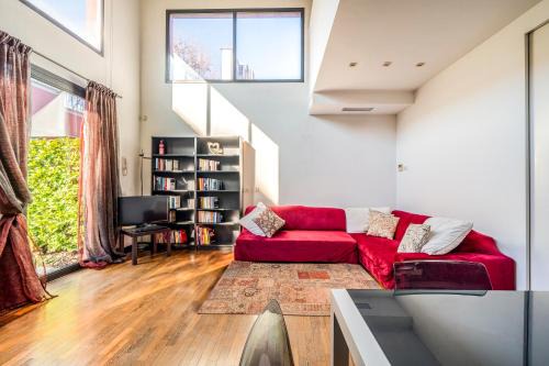 RED LOFTY Milano- Loft moderno comodo per Ippodromo, San Siro, Fiere e Politecnico, parking