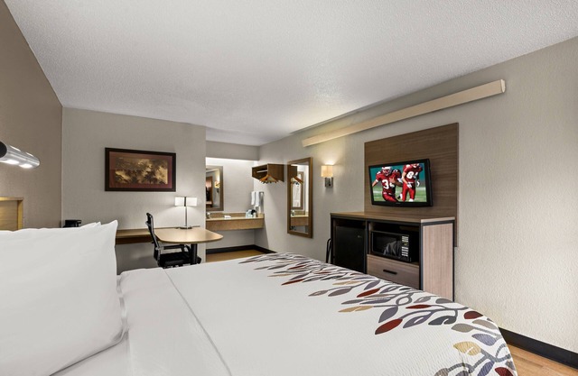 Red Roof Inn Detroit - Royal Oak/Madison Heights