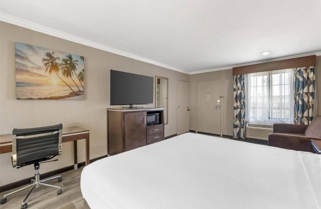 Redondo Beach Stay | 1 Unit | Near Marina & Beach