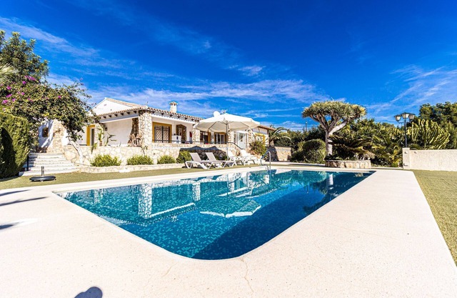 Ref 143)Beautiful 6 persons villa Albir/Alfaz close to the beach, sea view