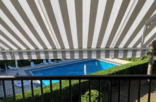 Refined studio in the heart of town for a vacation for two and a visit to L'Aquitane