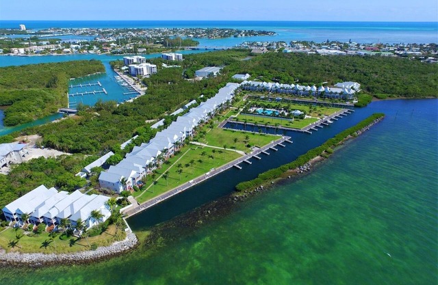 Refreshed & Elevated Indigo Reef Luxury Villa 15, 3BR, 2 1/2 BA with Boat Slip