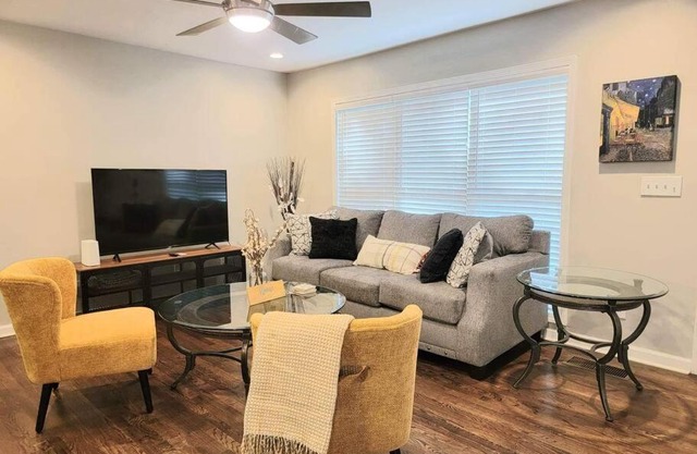 Refreshed! Private 4BRMs 2 Bath - 2 King Beds!