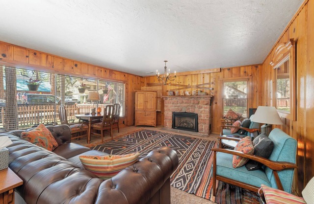 Regan Beach Cabin Retreat: 3BRs in home 1 block to Regan Beach, Lake Tahoe