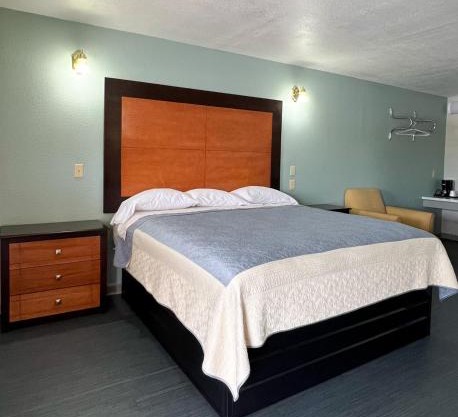 Regency Inn Bald Knob