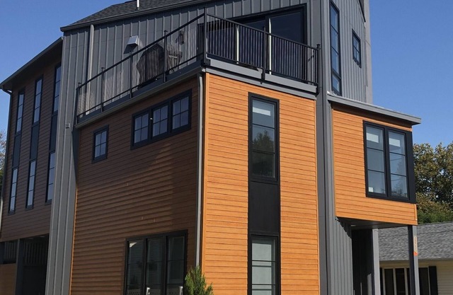 Rehoboth Beach Modern New Build with Elevator