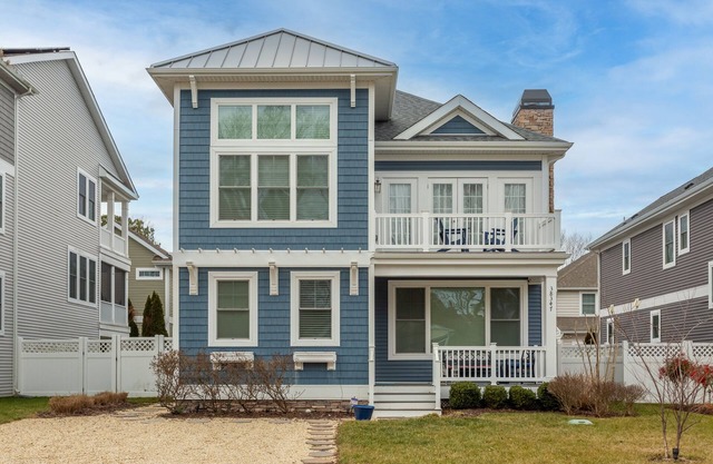 Rehoboth Beach or Dewey Beach Clean/Airy 5BR Home Sleeps 14