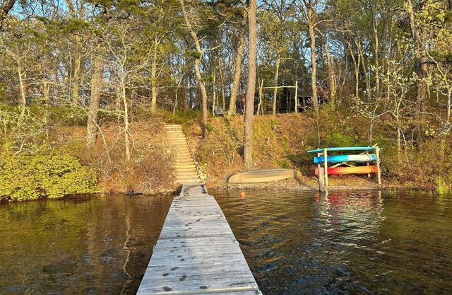 Relax in a tranquil log home on direct lake front property. The Hermitage awaits