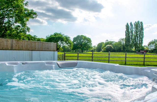 Relax in Style: Gorgeous 4-Bed Modern Barn in Glorious Mid Devon