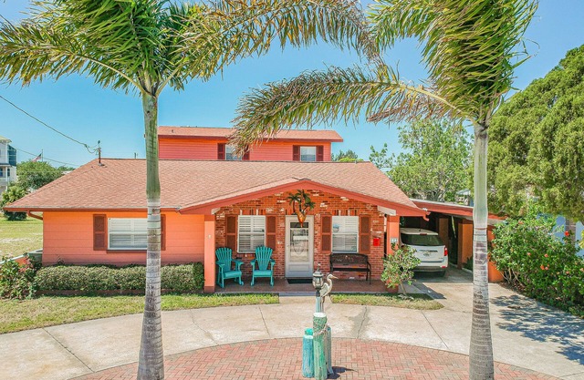 Relax in the unspoiled coastal vibe at this beautiful home at the Sponge Docks!