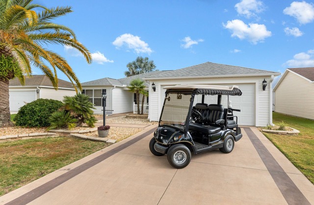 Relax in The Villages – 3BR w/Golf Cart, Pet-Friendly & Prime Location!
