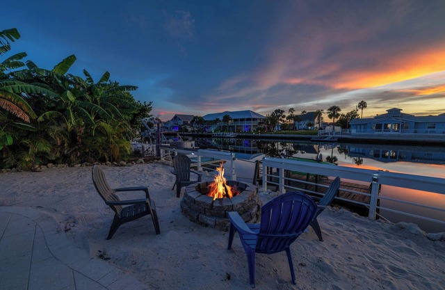 Relax & Play: 5BR w/Pool, Kayaks & Ping-Pong