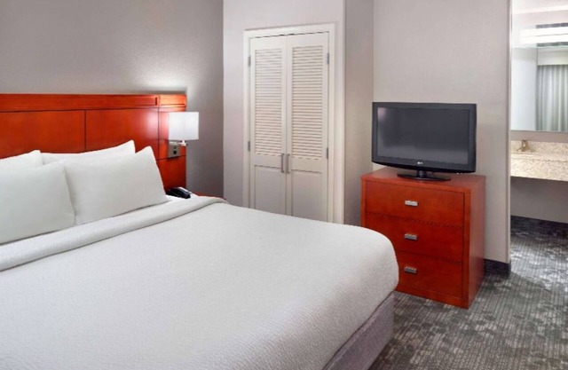 Relax & Recharge in North Atlanta – Convenient Hotel Stay for Leisure