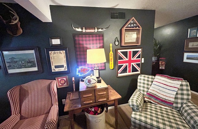 Relax & Unwind at "The Hangout": Private Basement Apartment in South Springfield