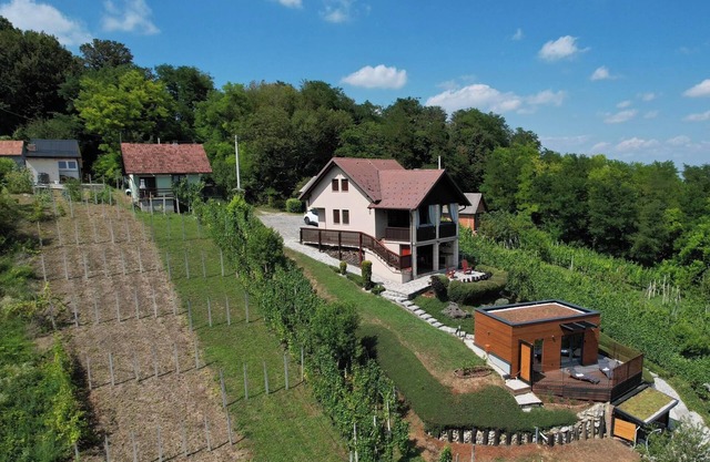 Relax With View – Panoramic Hideaway with Jacuzzi, Sauna & Absolute Calm