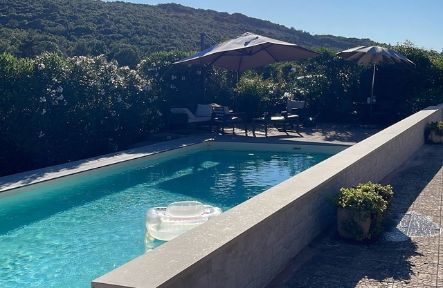 Relaxation in the countryside, with the charm of an exclusive use pool