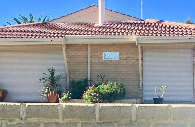 Relaxed ocean view beach side stay