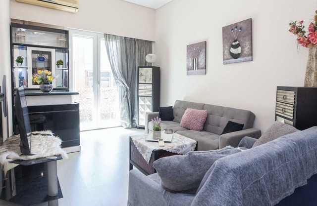 Relaxing 1 Bd Apt with Balcony in Kallithea