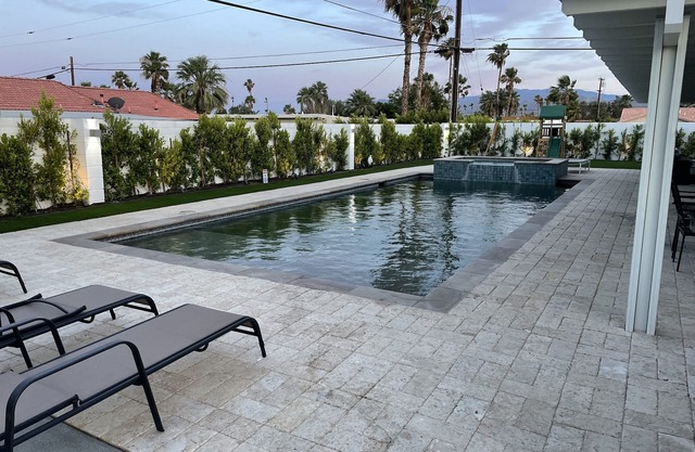 Relaxing 3 bedroom villa with pool and spa