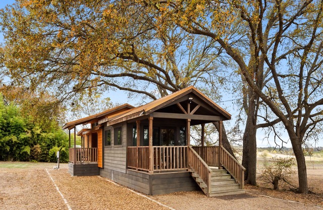 Relaxing Cabin near the San Marcos River!