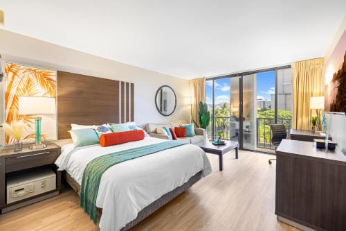 Relaxing & Cozy Coastal Studio with FREE Parking!