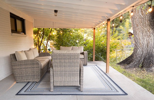 Relaxing Family Retreat: 4BR, King Bed, Fire Pit