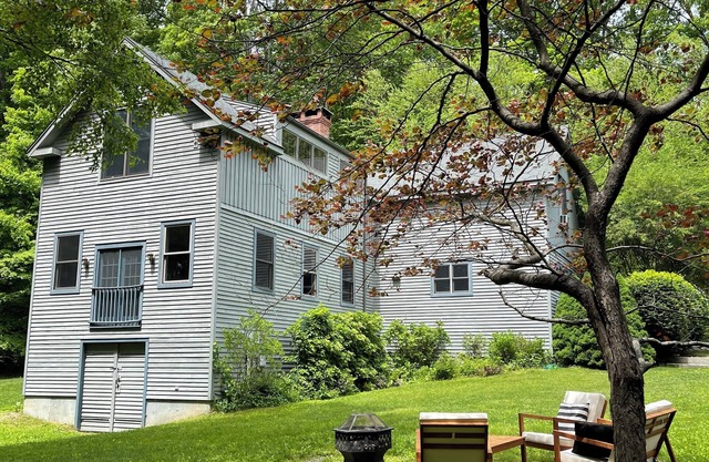 Relaxing Getaway by Lake Waramaug