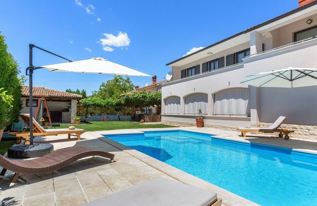 Relaxing holiday house with private pool and children's playground