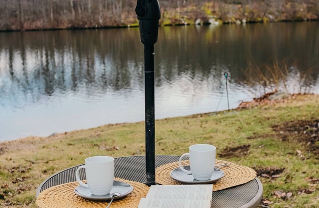 Relaxing lake views/Retreat near Mountain Creek